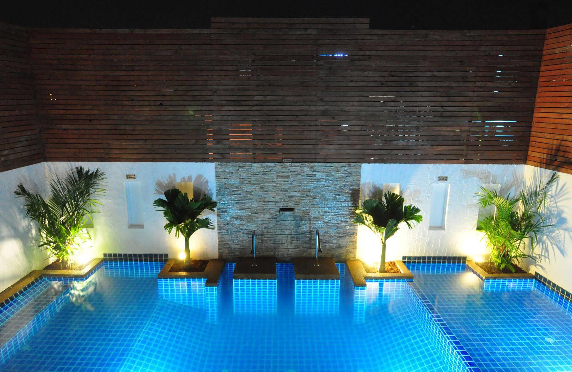 Forty Winks Phuket Hotel Patong Exteriér fotografie
